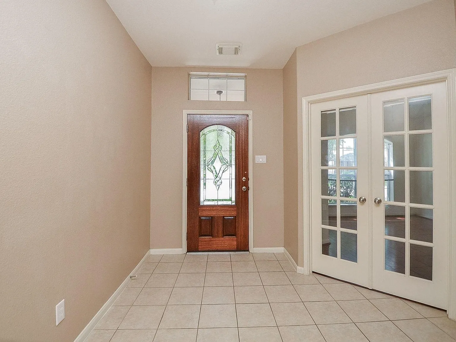 3 bed, 2.0 bath, 1889 sqft, $2,450 — Photo 3
