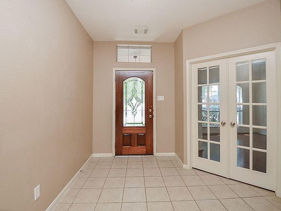 3rd image of 26822 Kingston Glen Ln