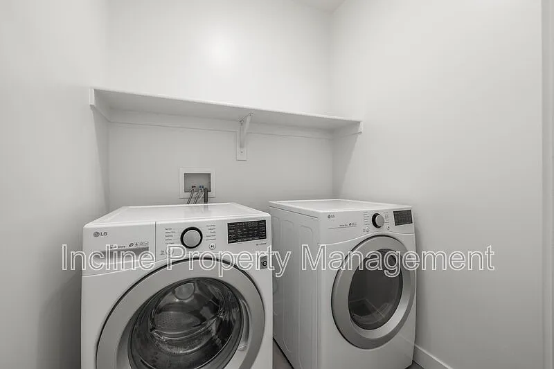 4 bed, 3.0 bath, 1953 sqft, $2,375 — Photo 3