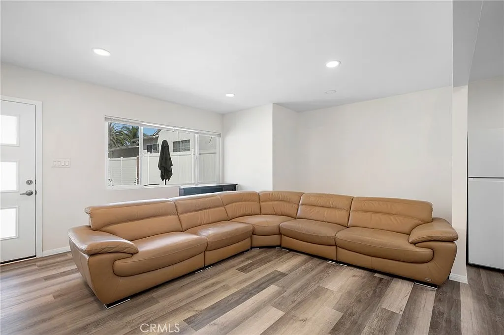 2 bed, 832 sqft, $2,800 — Photo 4