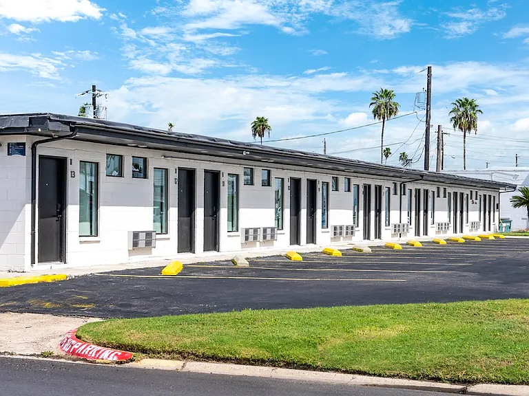 McAllen Apartments — Photo 19