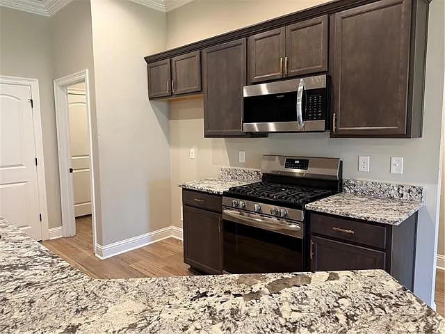 557 Claiborne Trails Dr — Photo 8