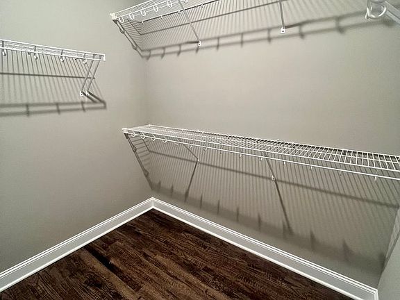 5th image of 1083 County House Ln