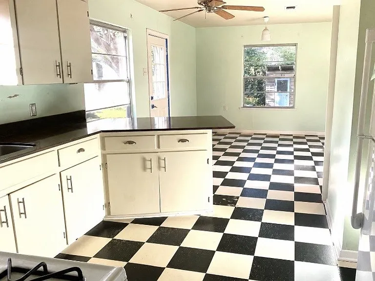4700 Glenhaven Cir — Photo 13