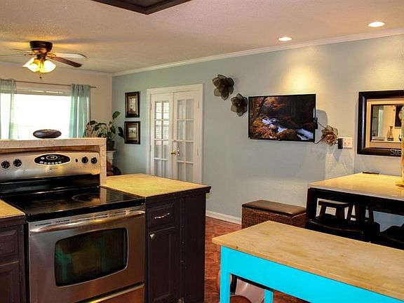 3rd image of 5009 Stolls Ave