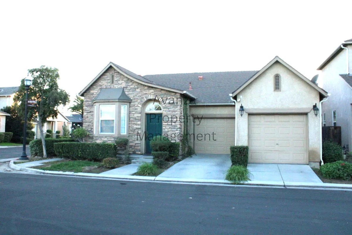 Building Photo - 4071 W Peach Tree Ln