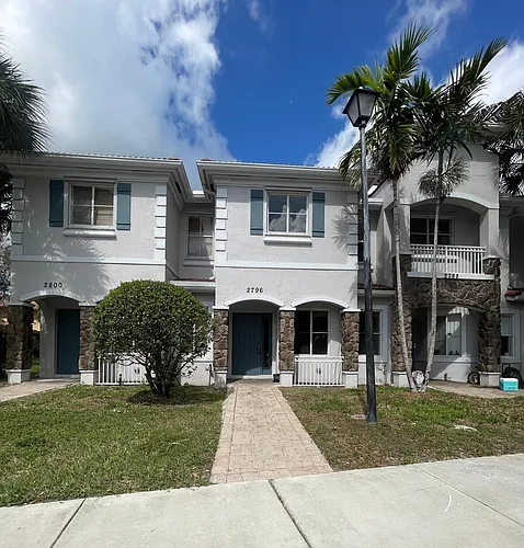 2796 SW 83rd Ave #102 Photo 1