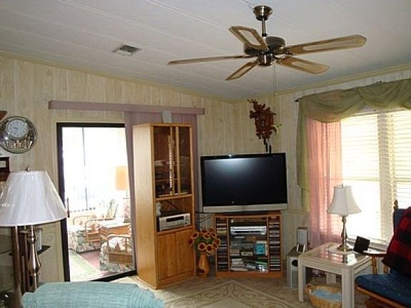 5th image of 788 Orchid Ave