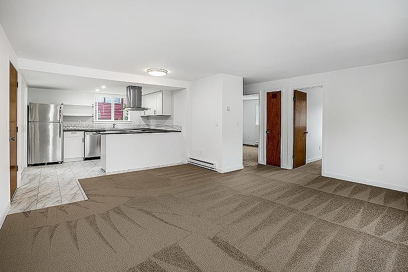 1st image of 13737 32nd Ave NE APT 3