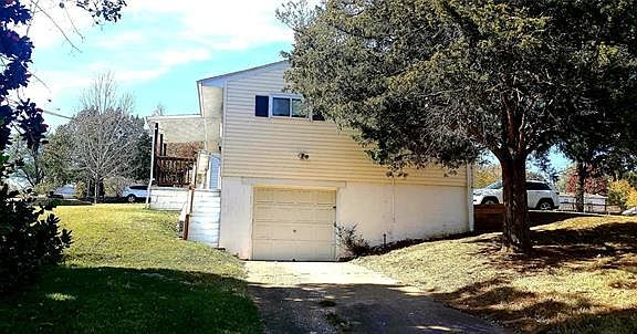 3rd image of 202 Clarke St