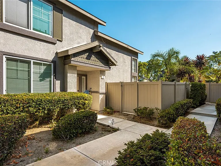 3441 E Berkshire Ct — Photo 3