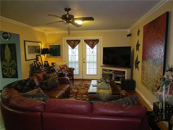 4th image of 333 Firethorn Dr