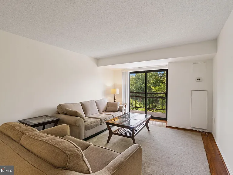 2111 Wisconsin Ave NW #203 — Photo 6