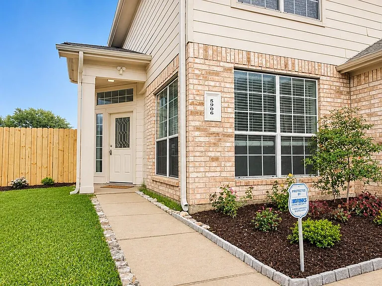 5906 Llano Creek Dr — Photo 2