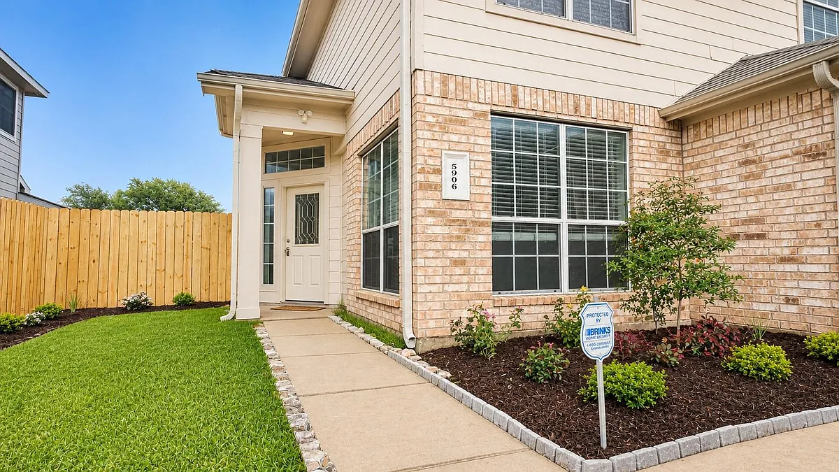 Building Photo - 5906 Llano Creek Dr