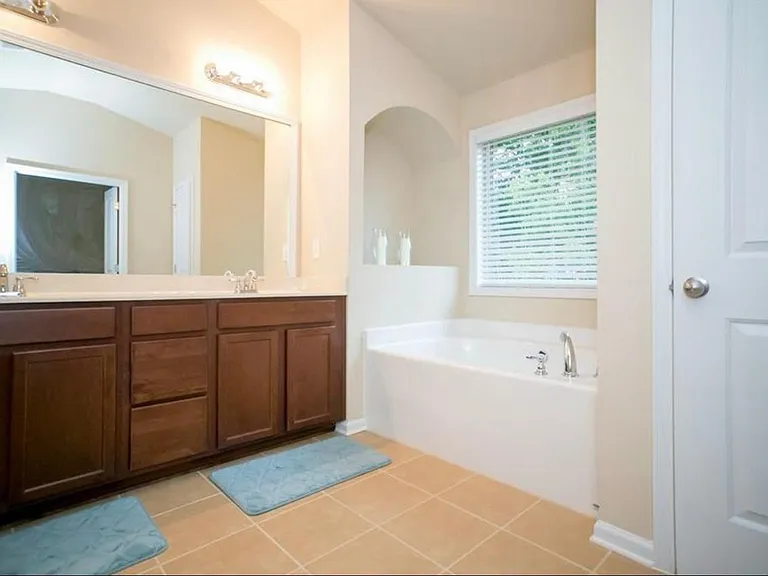 4885 Waterbrooke Xing — Photo 7