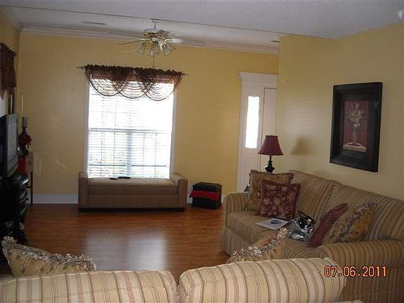 4th image of 3454 Brighton Blvd NW