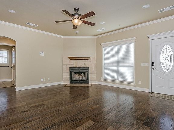 2nd image of 3708 Knoll Dr