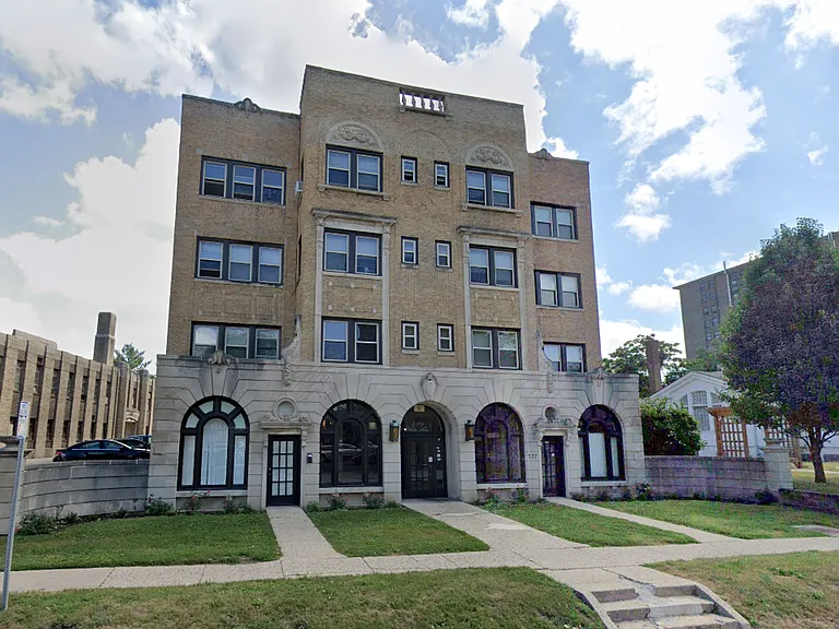 Whitestone Manor Apartments — Photo 1
