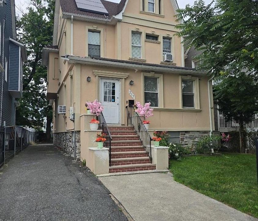 1st image of 217 Rutledge Ave