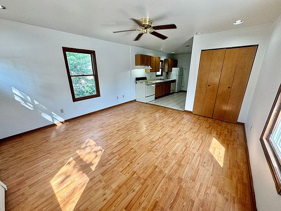 4th image of 415 Ballard St APT 2