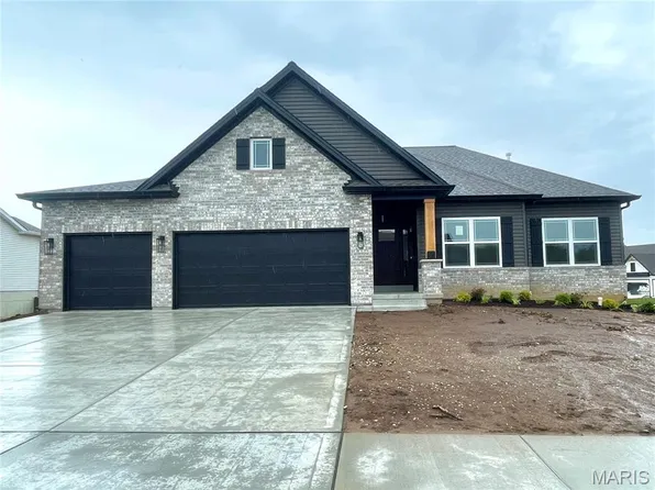 505 Clarks Xing, Moscow Mills, MO 63362