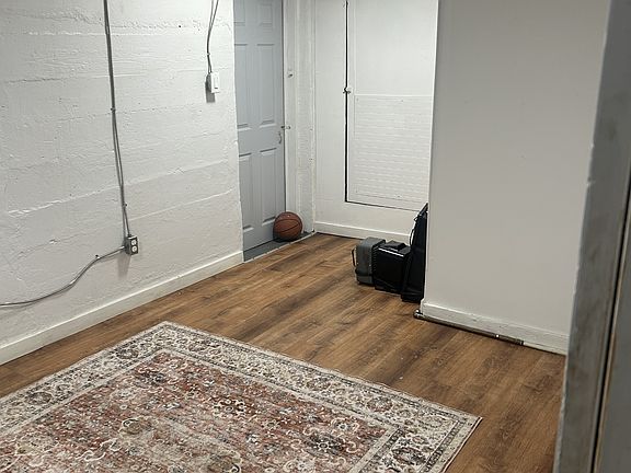 4th image of 1015 Pine Ave #1