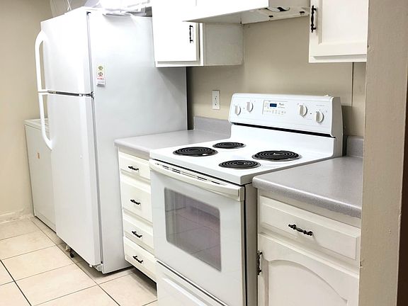 3rd image of 4316 Lakeway Dr