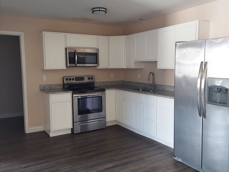 1st image of 50 Westwood Dr APT 16