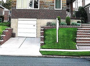 15458 25th Dr, Flushing, NY 11354