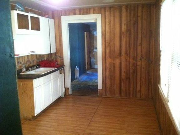 3rd image of 1608 Churchman Ave