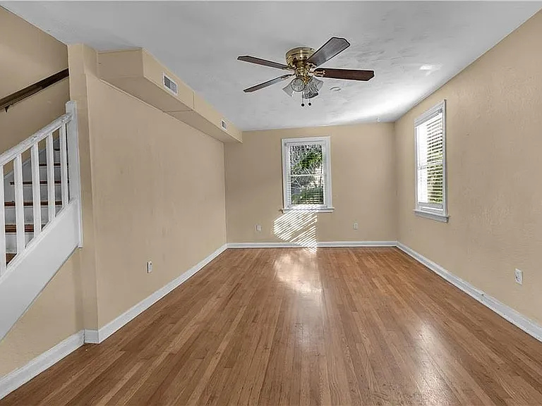 818 19th Pl — Photo 3