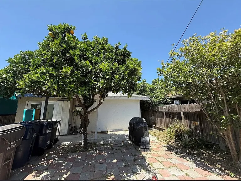 8402 Slater Ave — Photo 10