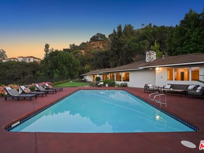 11107 Mountcastle Dr, Studio City, CA, 91604