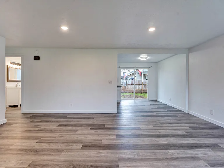 383 N Cedar St — Photo 7