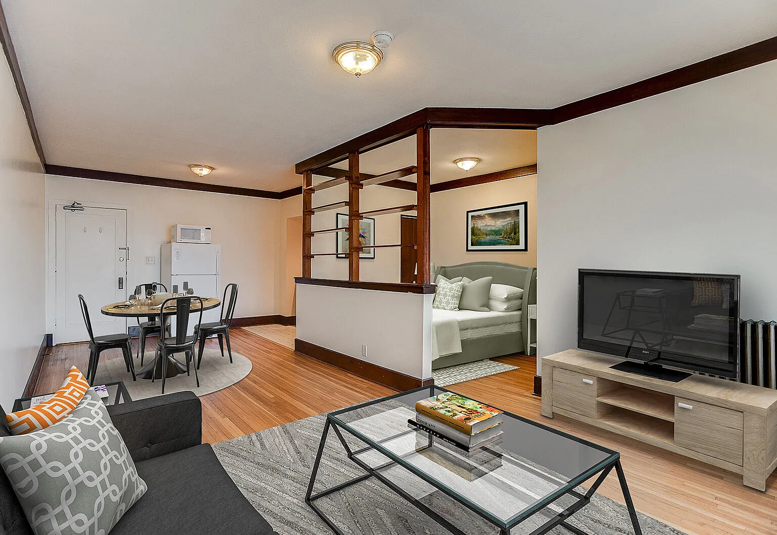 Lakesbury Apartments — Photo 1