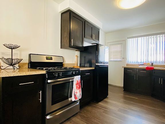 3rd image of 659 E Queen St APT 3
