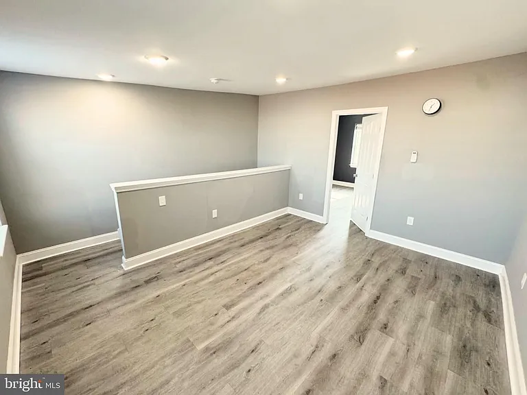 2417 W Jefferson St #2 — Photo 12