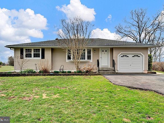 2nd image of 88 Woosamonsa Rd