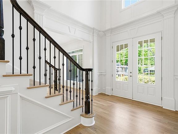 5th image of 6740 Castleton Dr
