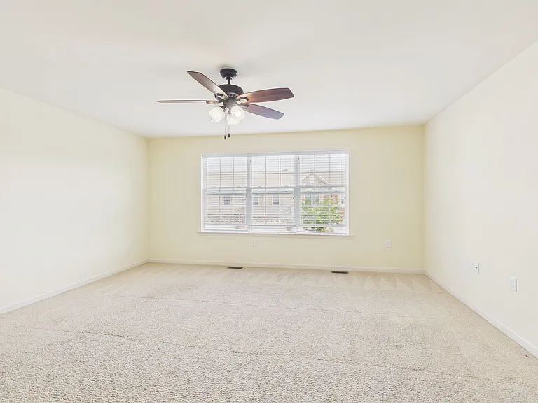 117 Mapleton Blvd — Photo 7