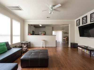 8022 Singing Sonnet Ln, Houston, TX, 77072