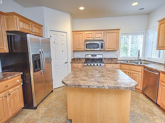 5th image of 10608 NE 97th Cir