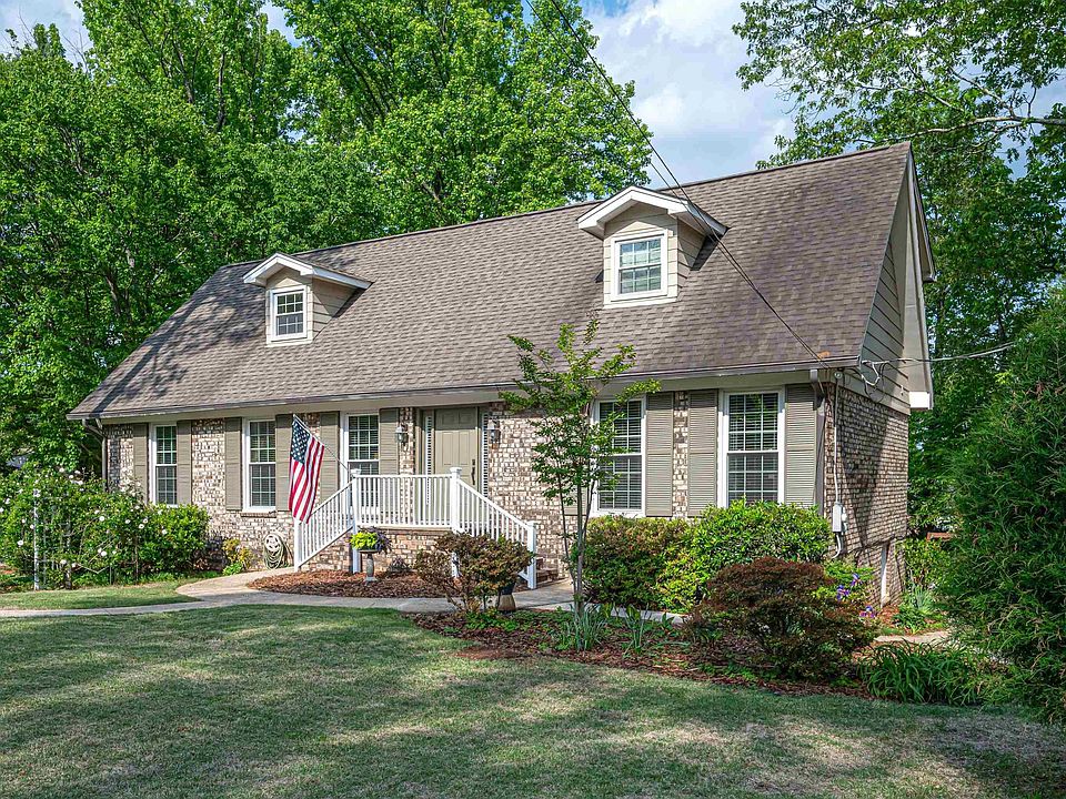 1st image of 821 Mountain Branch Dr