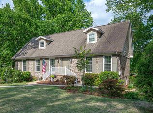821 Mountain Branch Dr, Birmingham, AL 35226