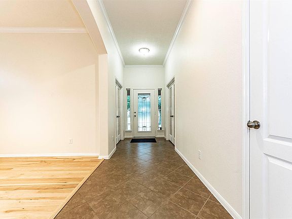4th image of 4052 Basswood Dr