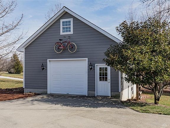 3rd image of 2315 Windrift Ct