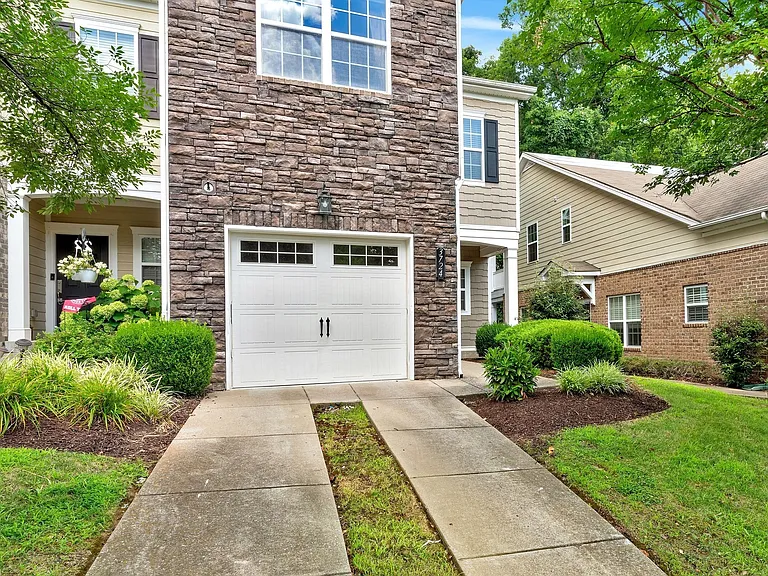 3724 Shane Point Pl — Photo 3