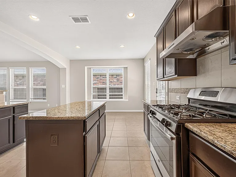 10031 Esslemont Ct — Photo 17