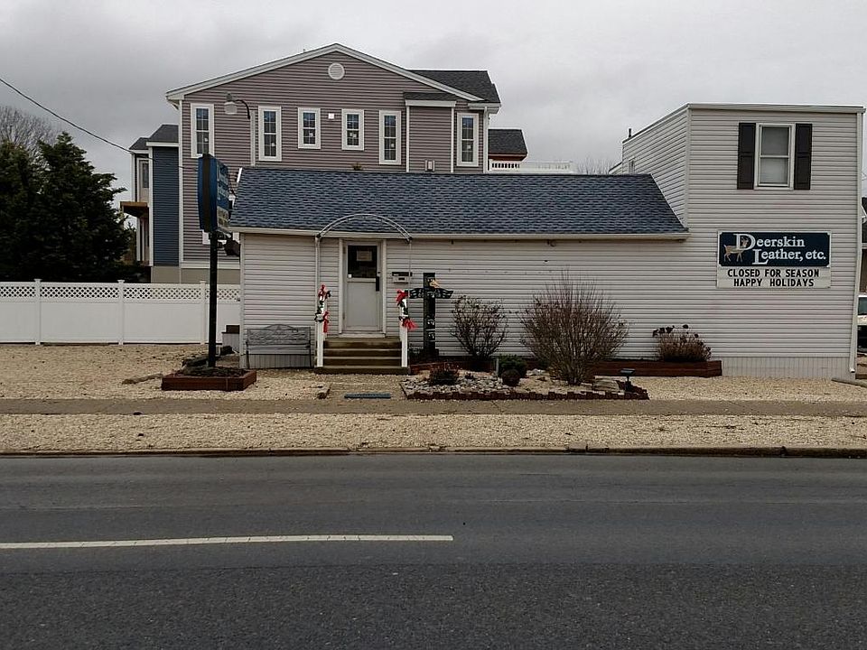 2nd image of 1501 Long Beach Blvd